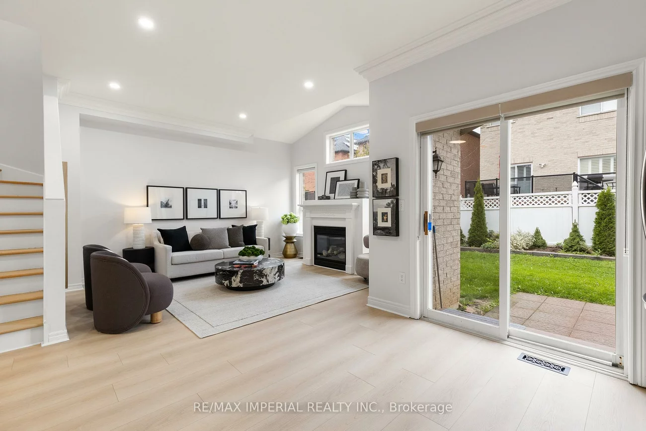 44, Hawkview, Vellore Village, Vaughan