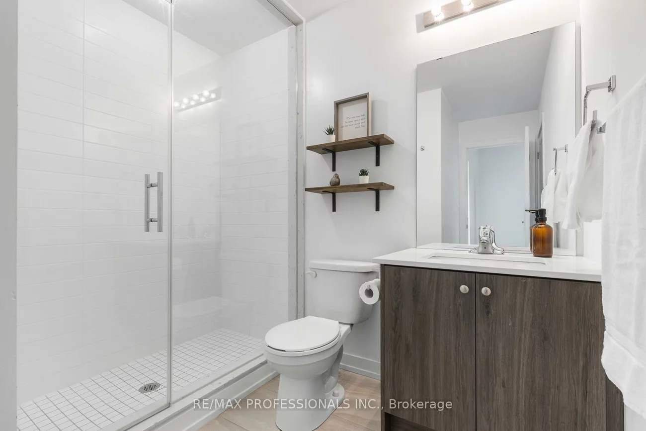 1, Lochlin, Vaughan Grove, Vaughan