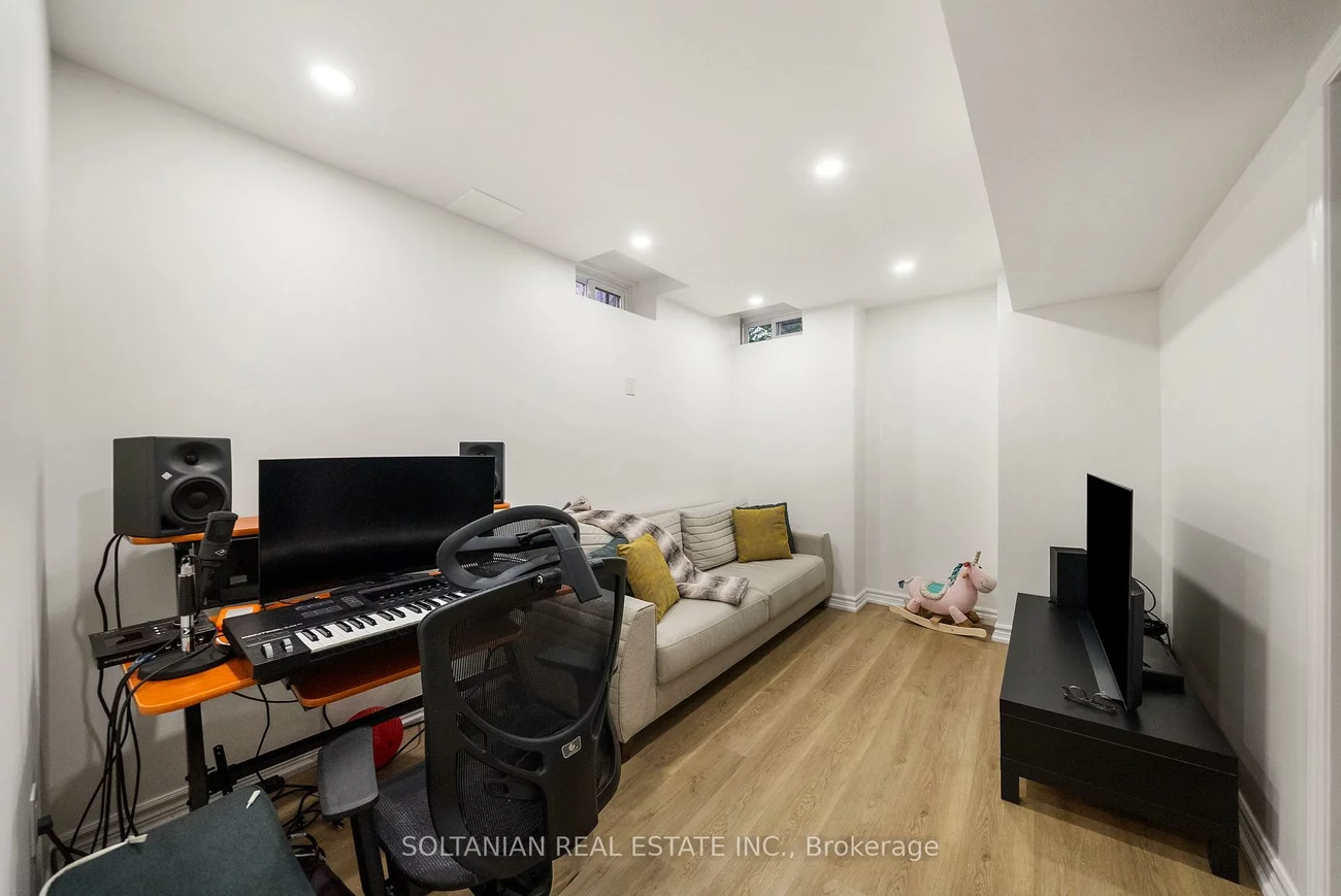 163, Wildberry, Vellore Village, Vaughan