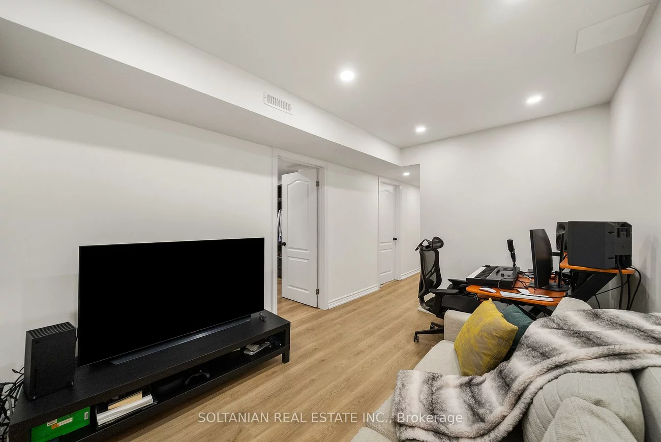 163, Wildberry, Vellore Village, Vaughan