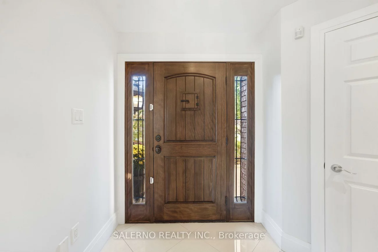192, Veneto, Vaughan Grove, Vaughan
