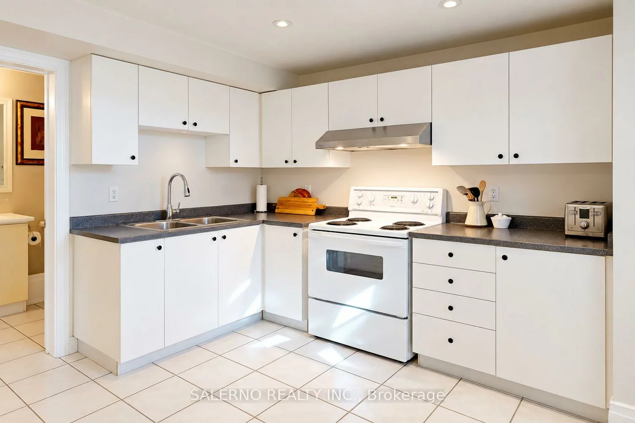 192, Veneto, Vaughan Grove, Vaughan