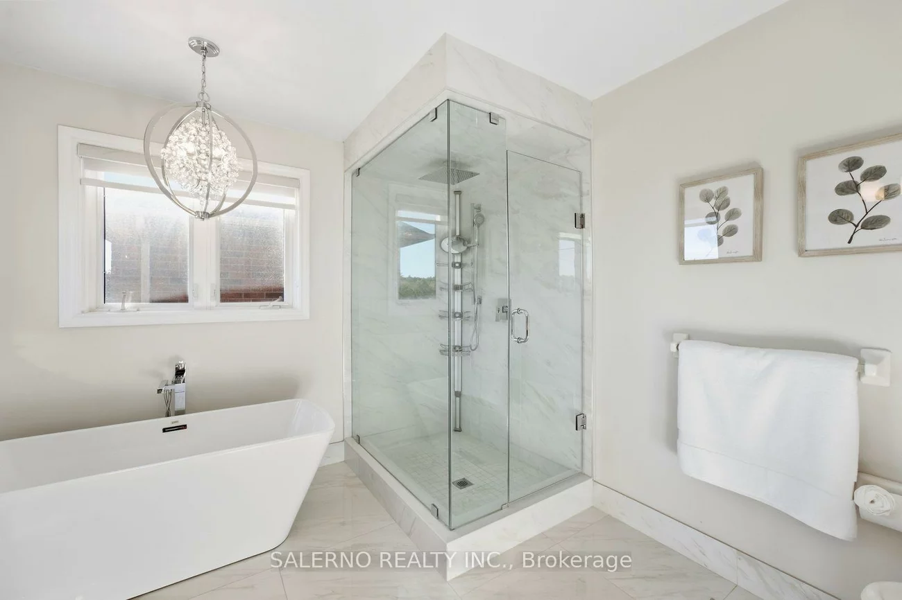 192, Veneto, Vaughan Grove, Vaughan