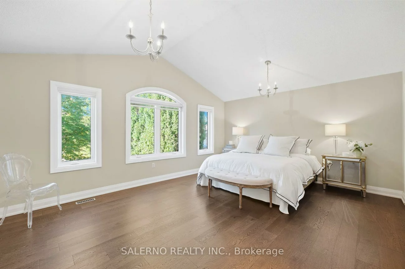 192, Veneto, Vaughan Grove, Vaughan