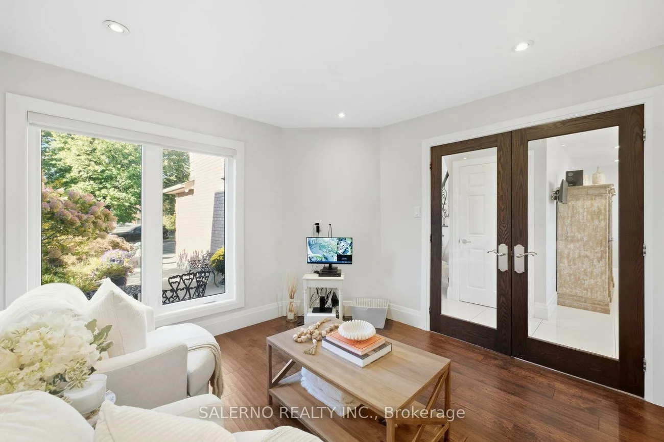 192, Veneto, Vaughan Grove, Vaughan