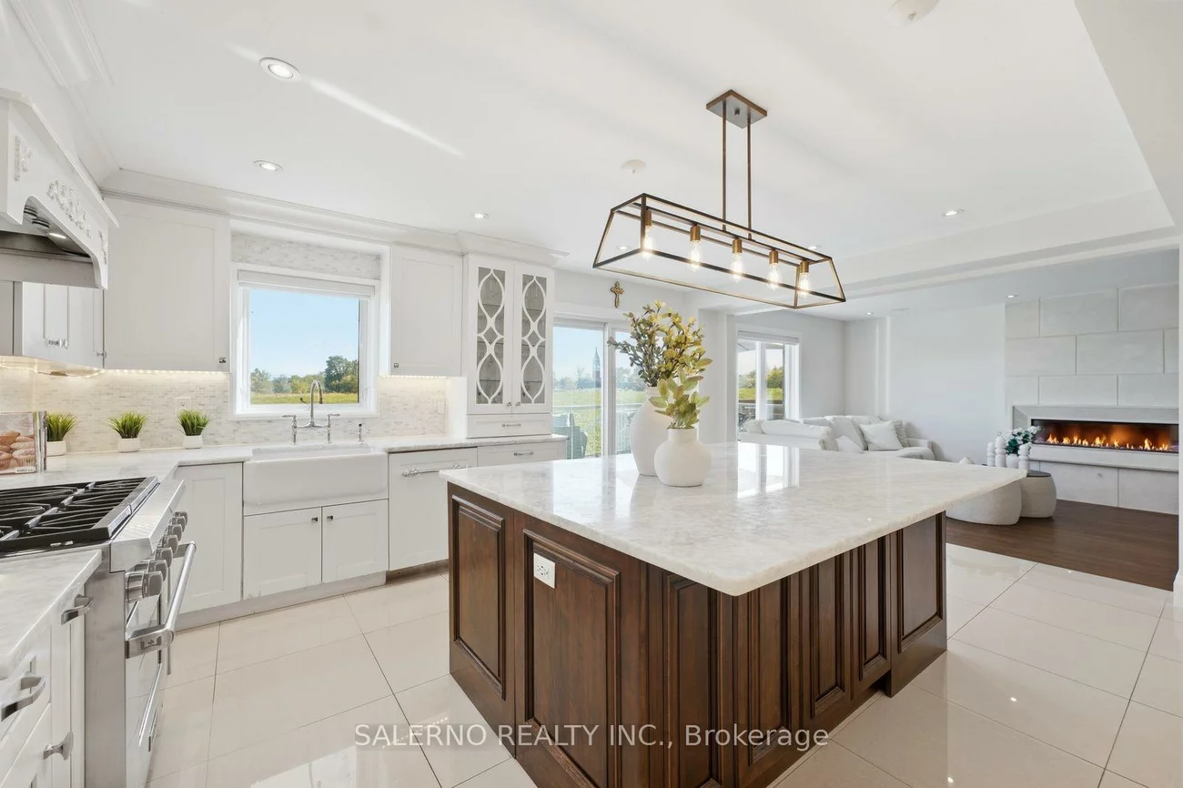 192, Veneto, Vaughan Grove, Vaughan
