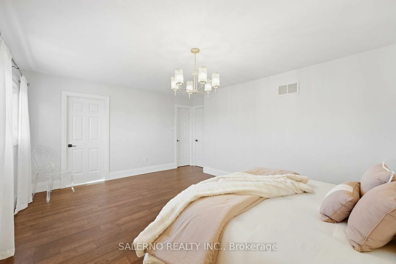 192, Veneto, Vaughan Grove, Vaughan