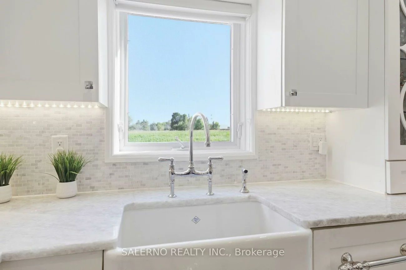192, Veneto, Vaughan Grove, Vaughan