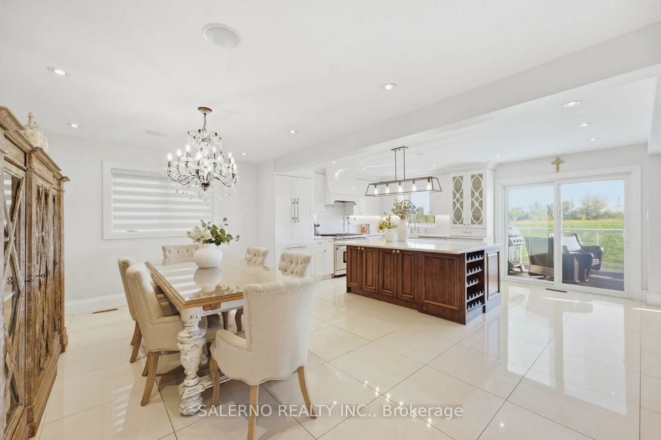 192, Veneto, Vaughan Grove, Vaughan