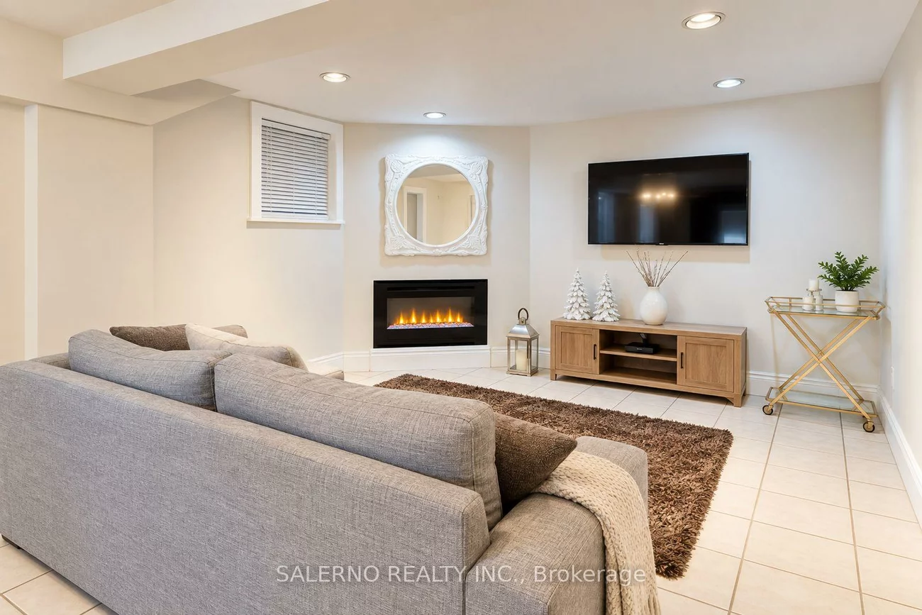 192, Veneto, Vaughan Grove, Vaughan