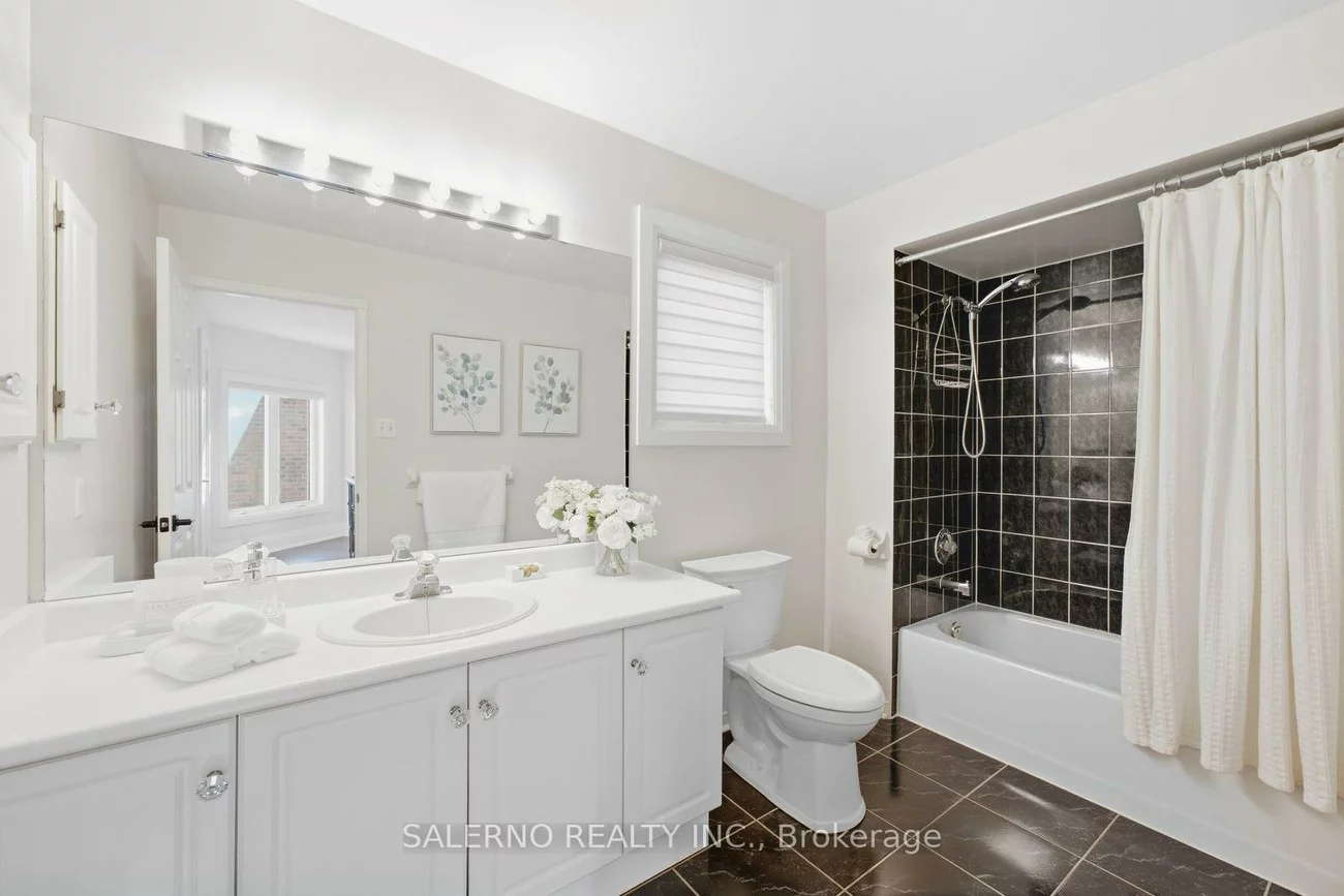 192, Veneto, Vaughan Grove, Vaughan