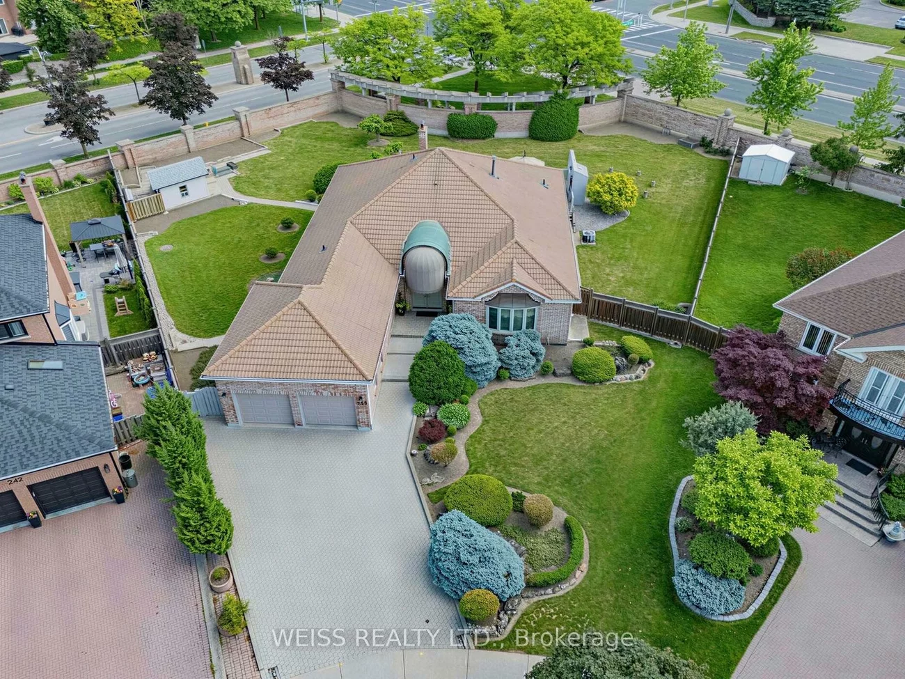 238, Bourbon, East Woodbridge, Vaughan