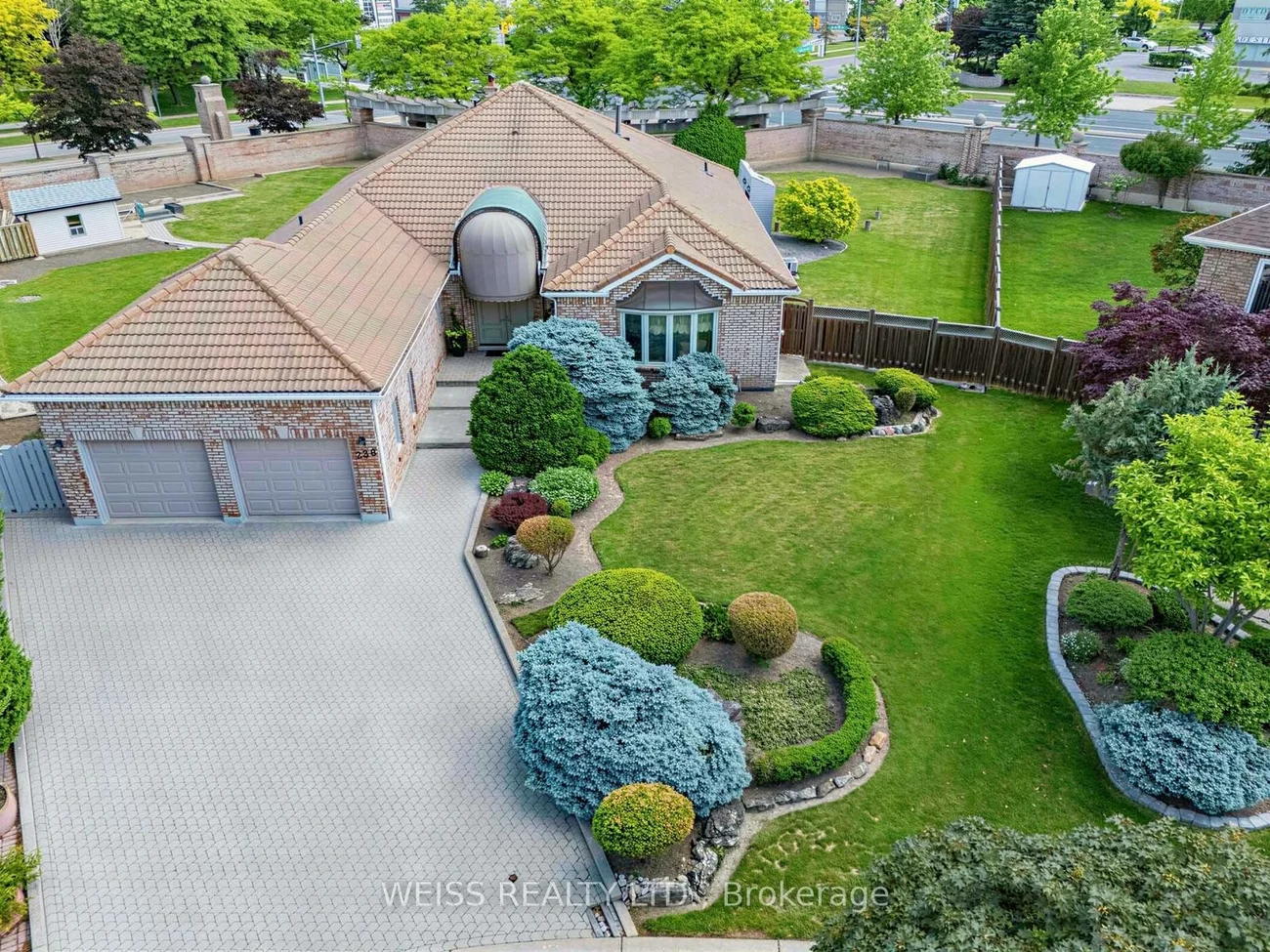 238, Bourbon, East Woodbridge, Vaughan