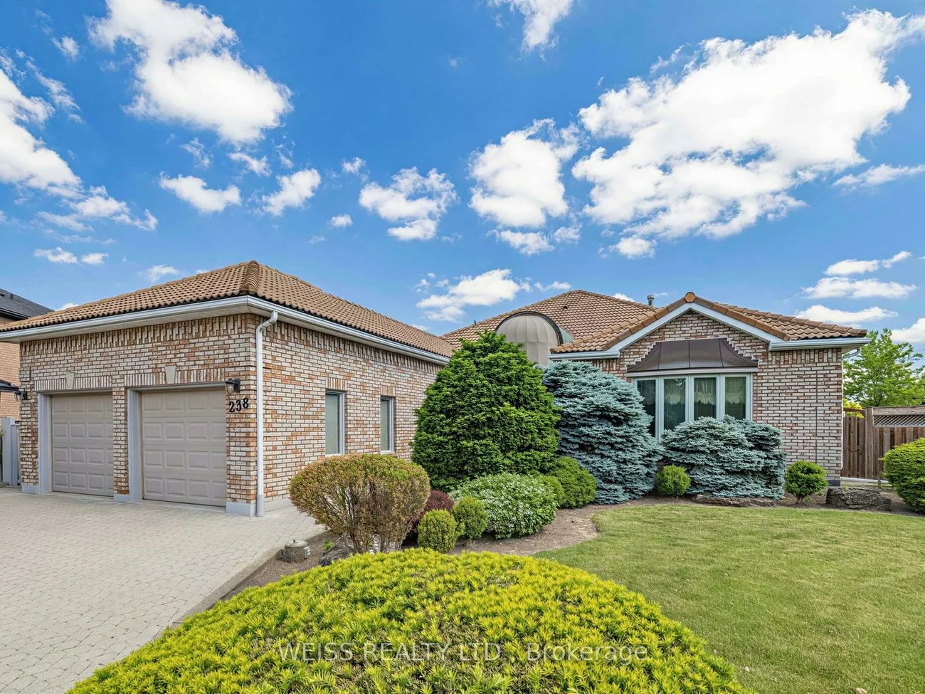 238, Bourbon, East Woodbridge, Vaughan