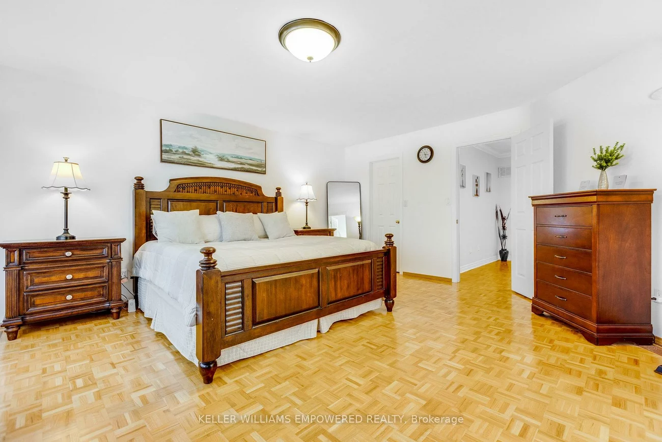 134, Queen Isabella, Vellore Village, Vaughan