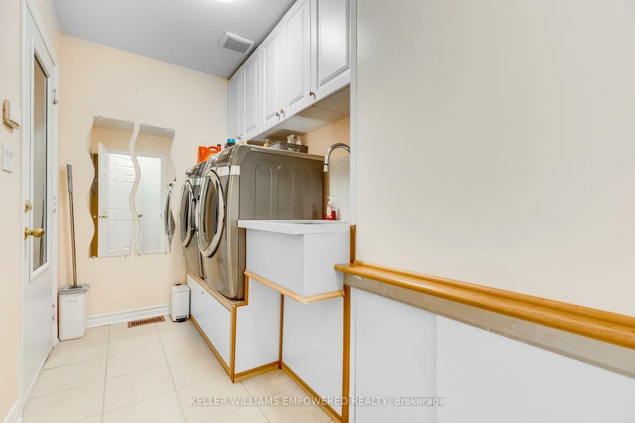 134, Queen Isabella, Vellore Village, Vaughan