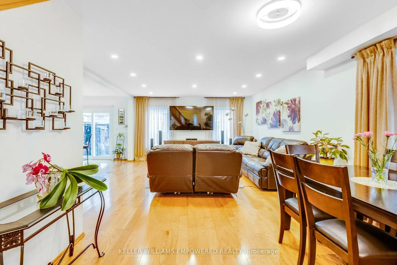 134, Queen Isabella, Vellore Village, Vaughan