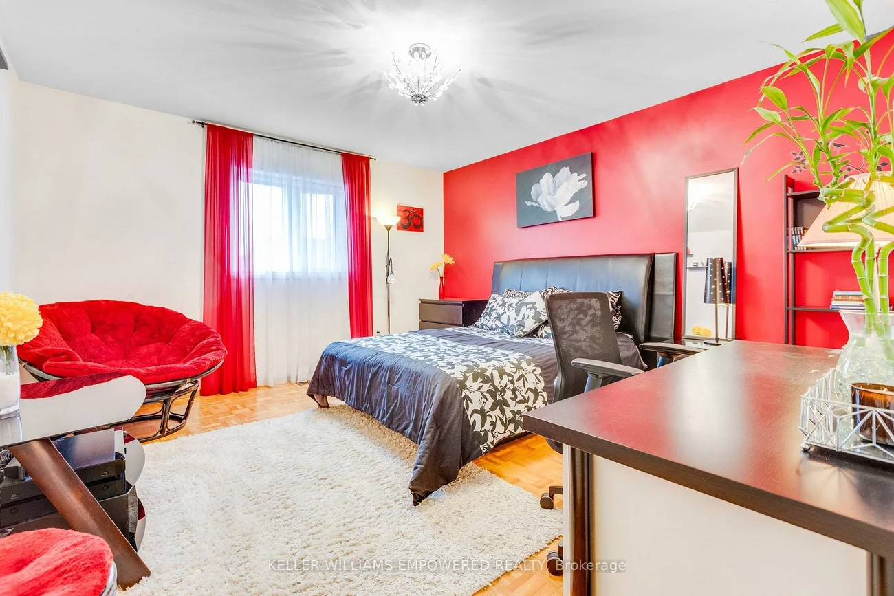 134, Queen Isabella, Vellore Village, Vaughan