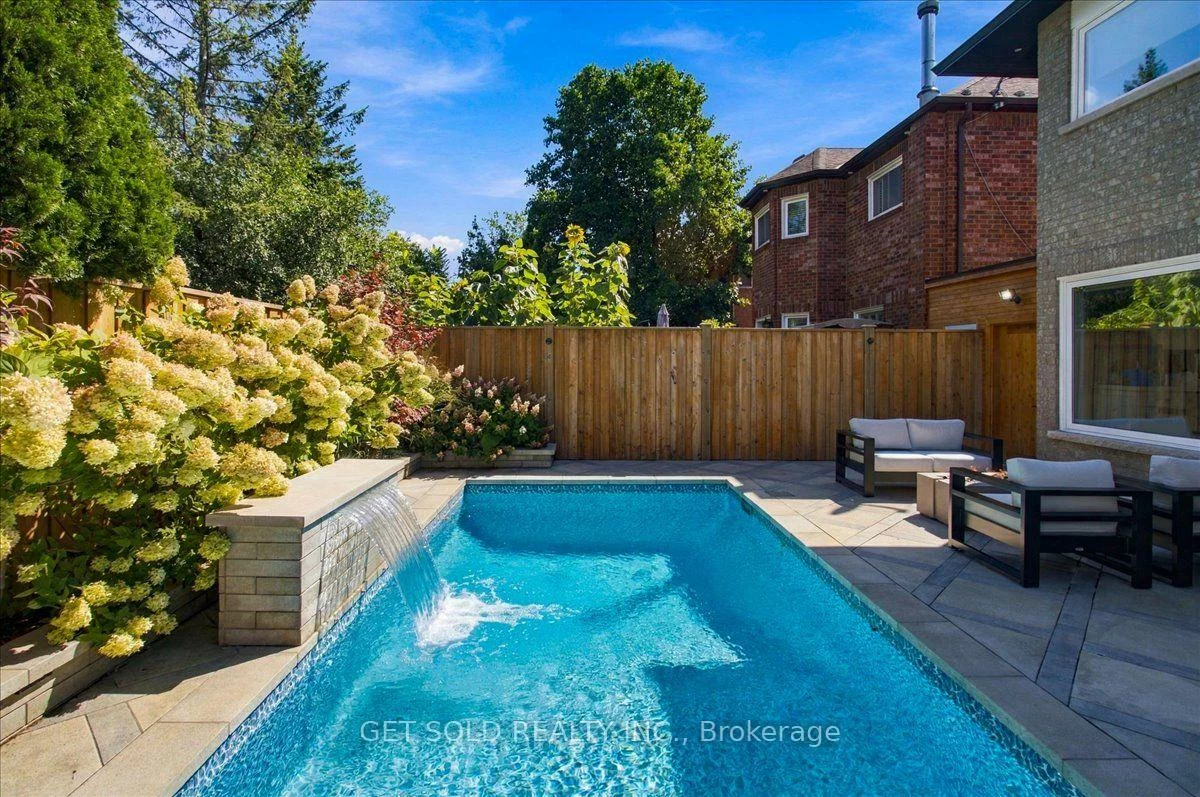 10, Coldwater, Beverley Glen, Vaughan