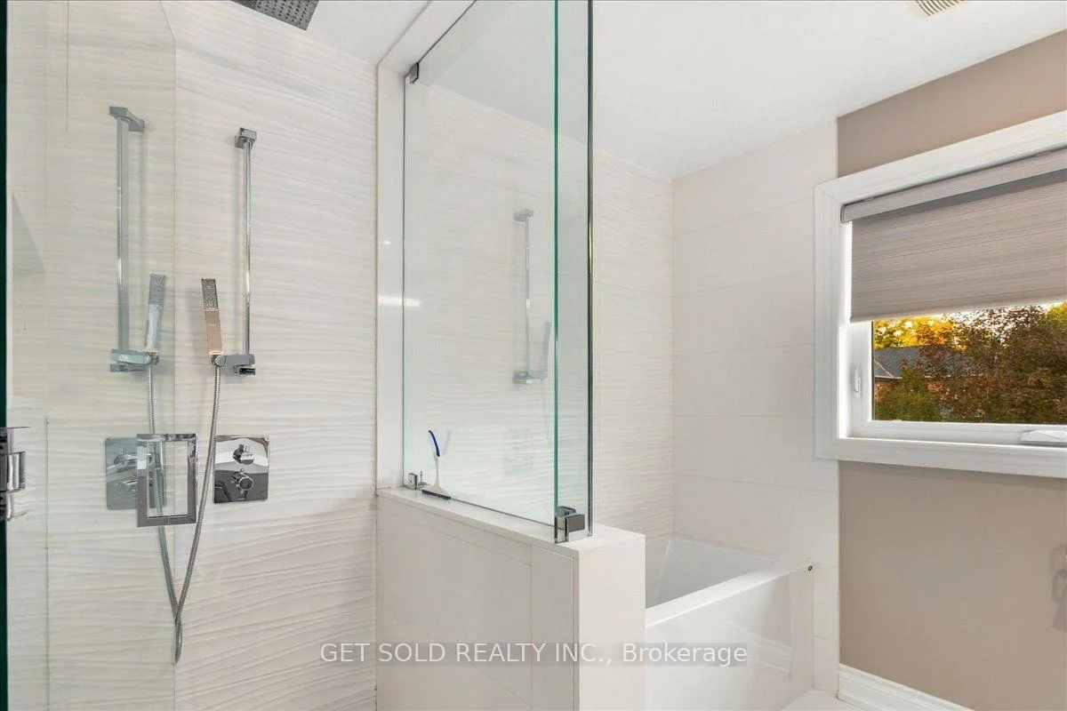 10, Coldwater, Beverley Glen, Vaughan