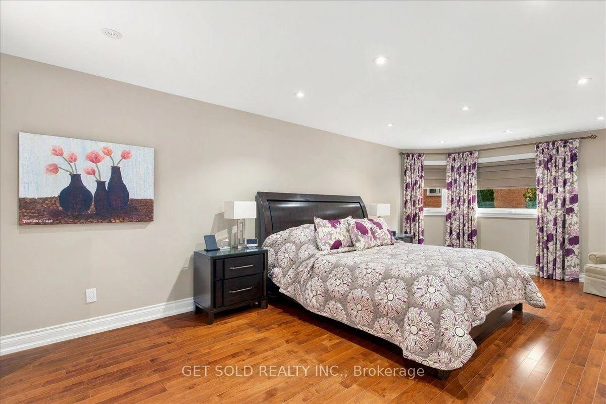 10, Coldwater, Beverley Glen, Vaughan