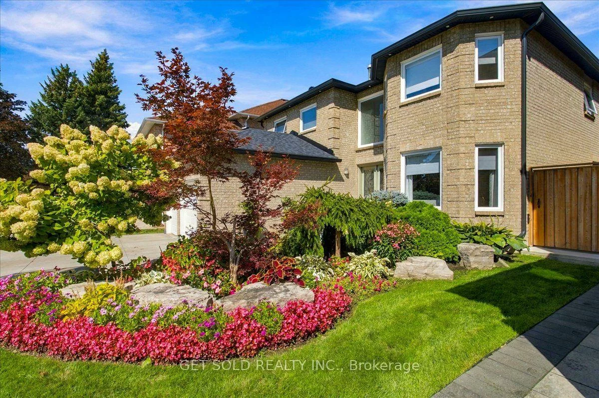 10, Coldwater, Beverley Glen, Vaughan