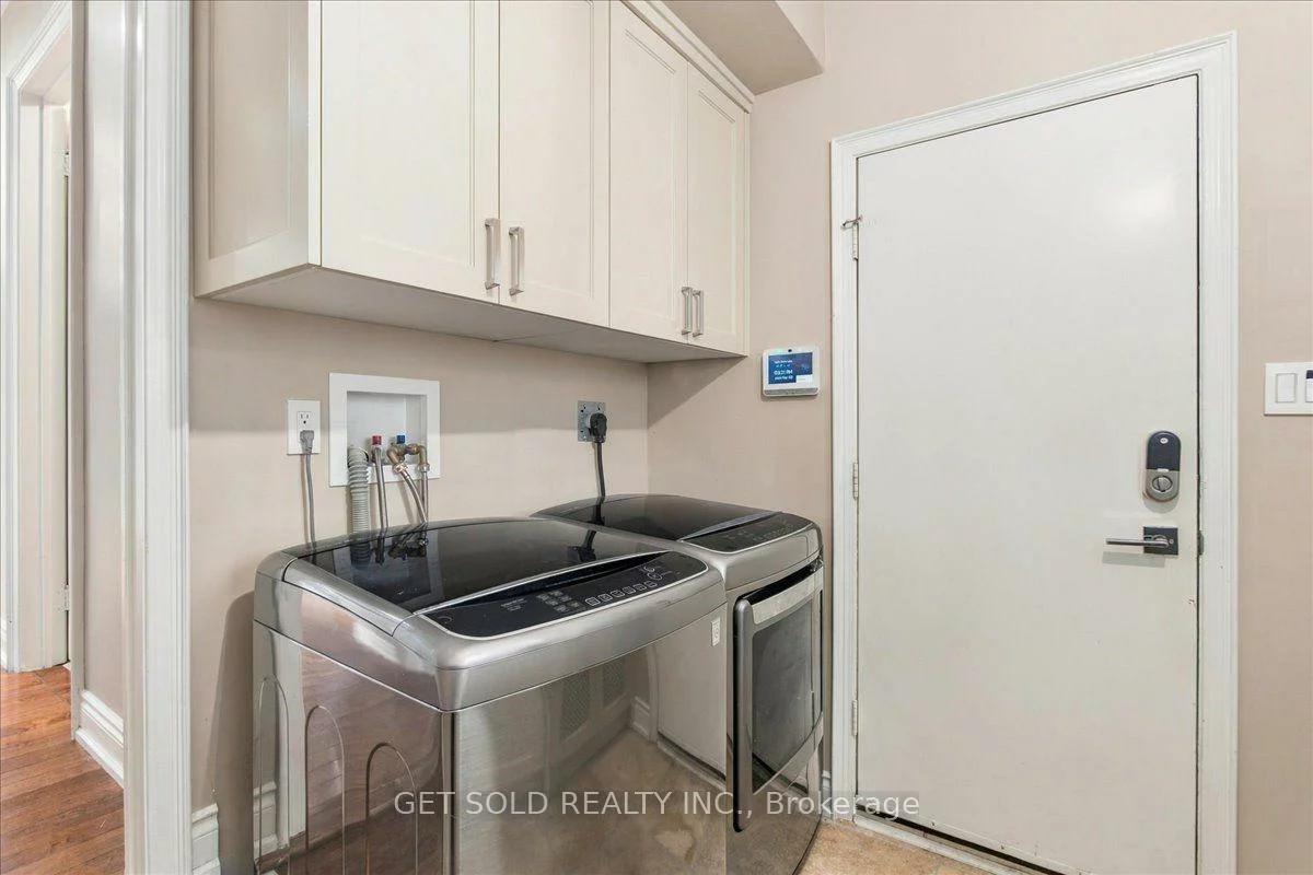 10, Coldwater, Beverley Glen, Vaughan