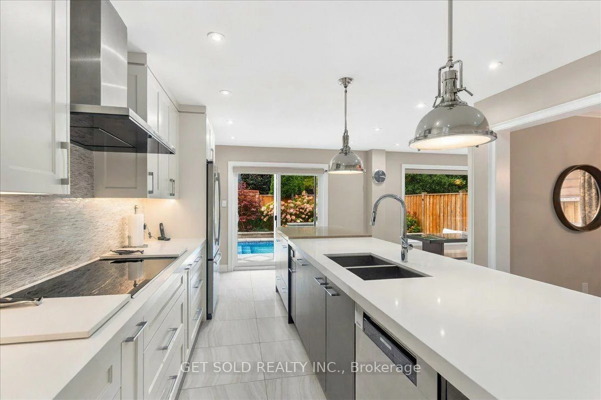 10, Coldwater, Beverley Glen, Vaughan