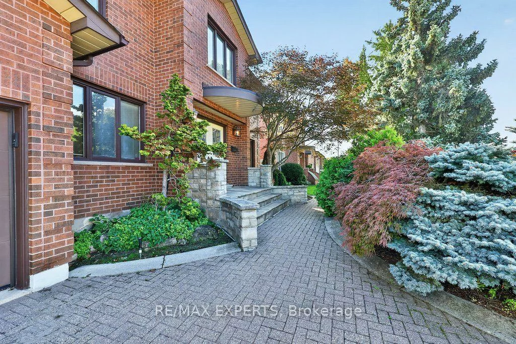 96, Benjamin, East Woodbridge, Vaughan