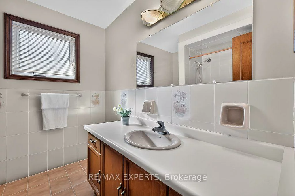 96, Benjamin, East Woodbridge, Vaughan