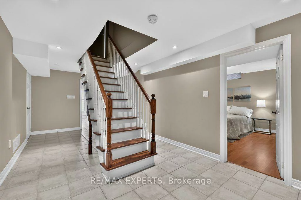 96, Benjamin, East Woodbridge, Vaughan