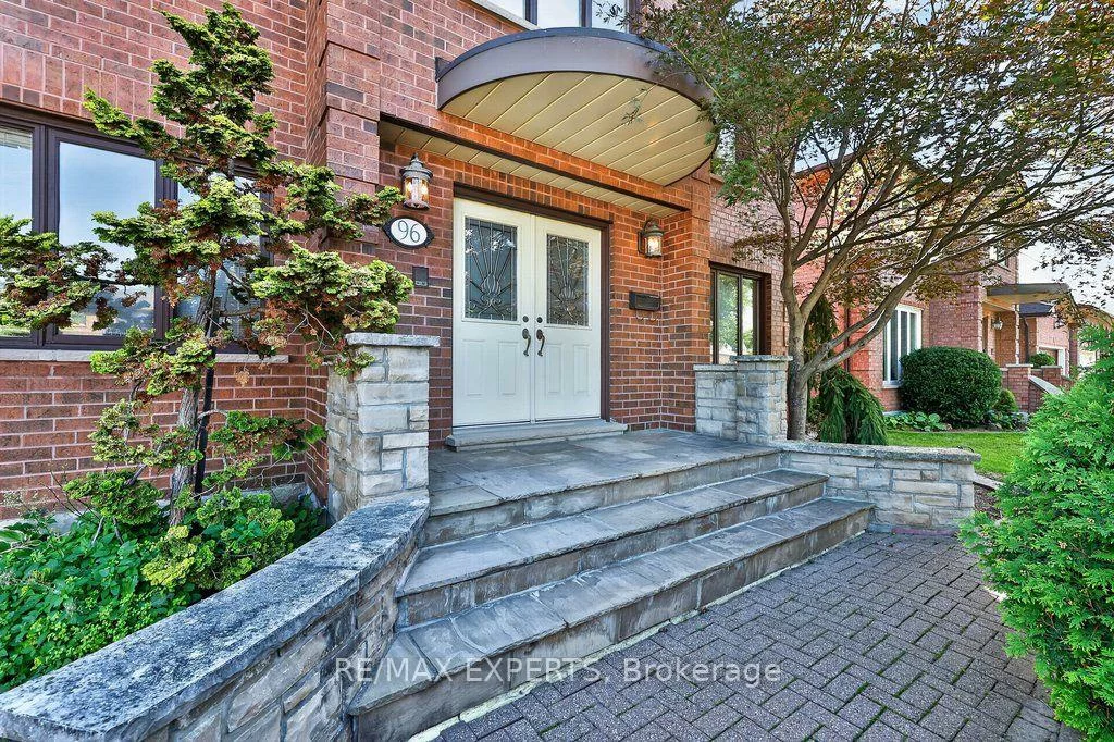96, Benjamin, East Woodbridge, Vaughan