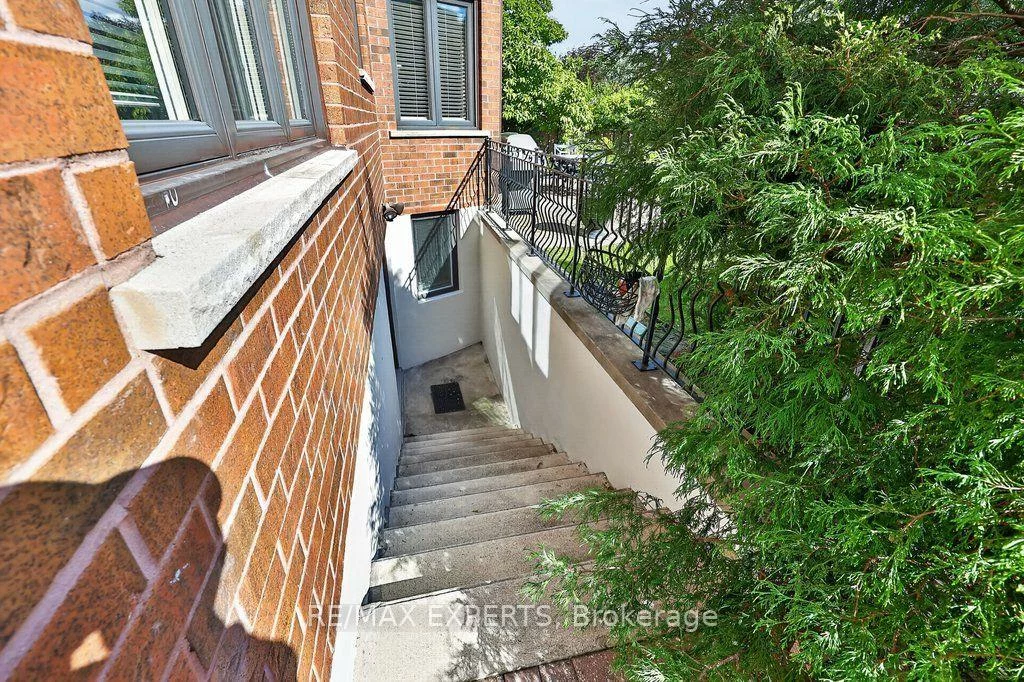 96, Benjamin, East Woodbridge, Vaughan