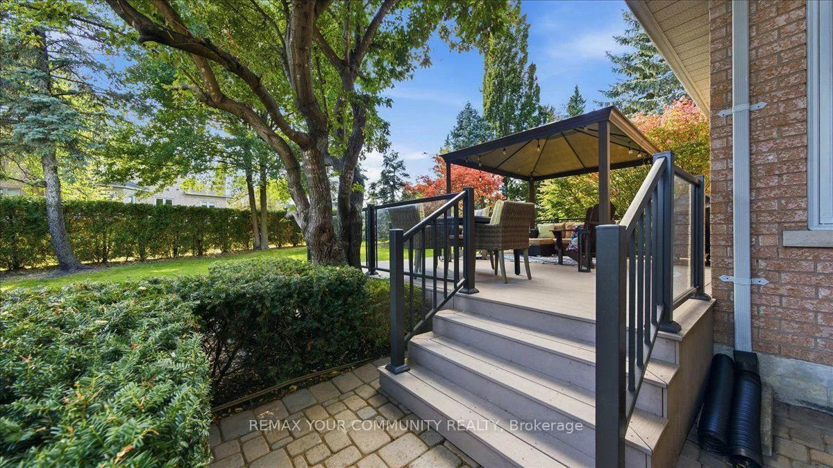 250, Roselawn, Islington Woods, Vaughan