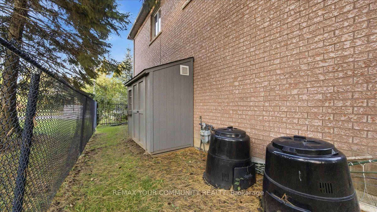 250, Roselawn, Islington Woods, Vaughan