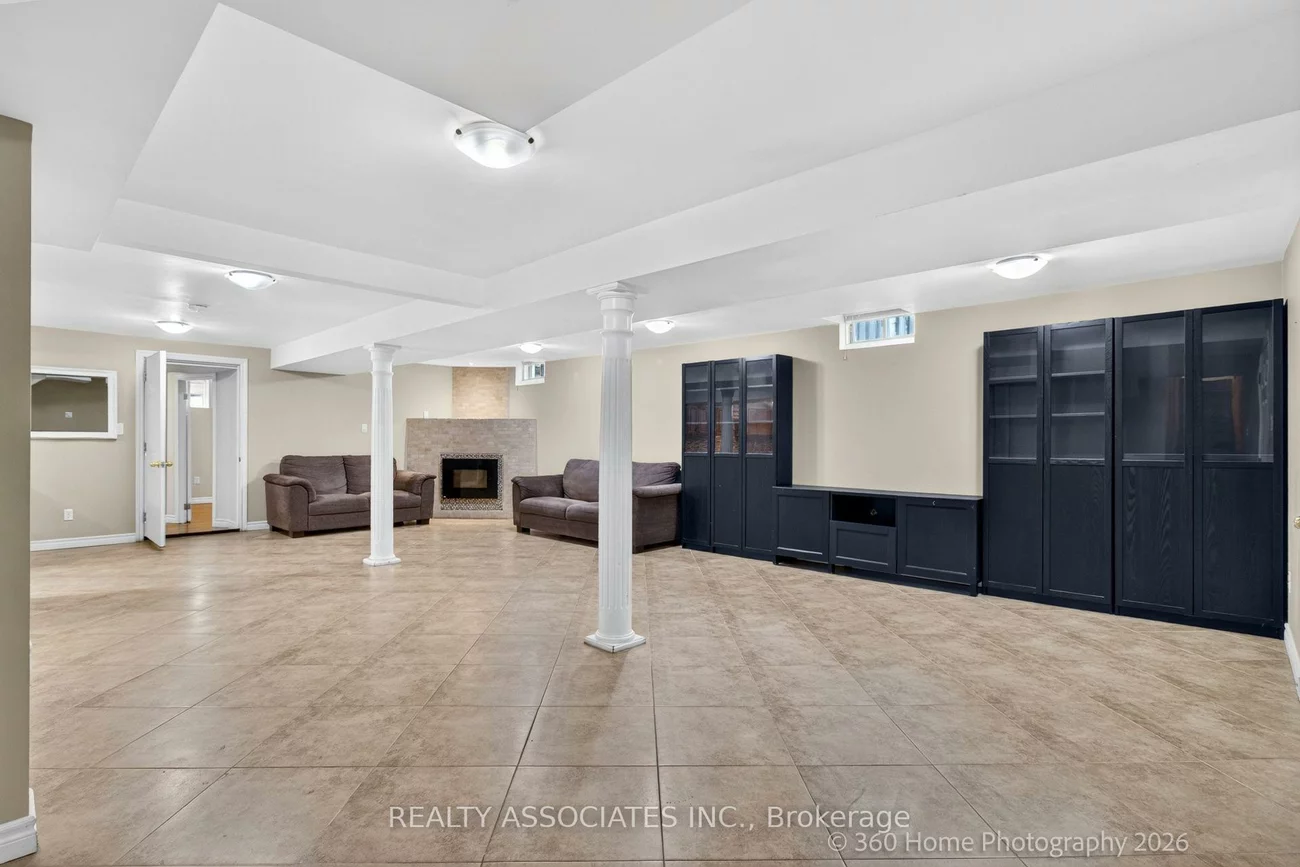 128, Coalbrook, East Woodbridge, Vaughan