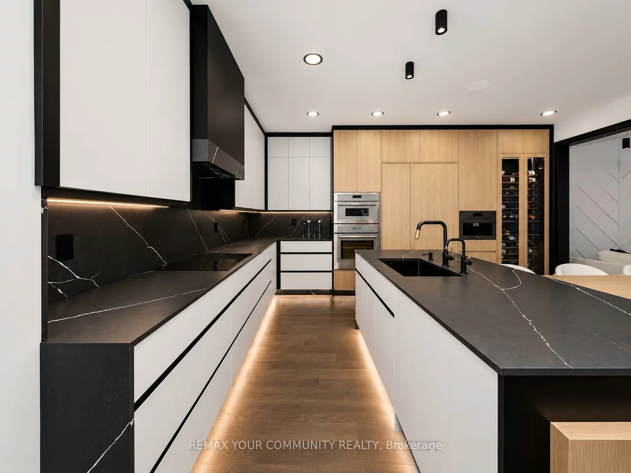 120, Hatton Garden, Vellore Village, Vaughan