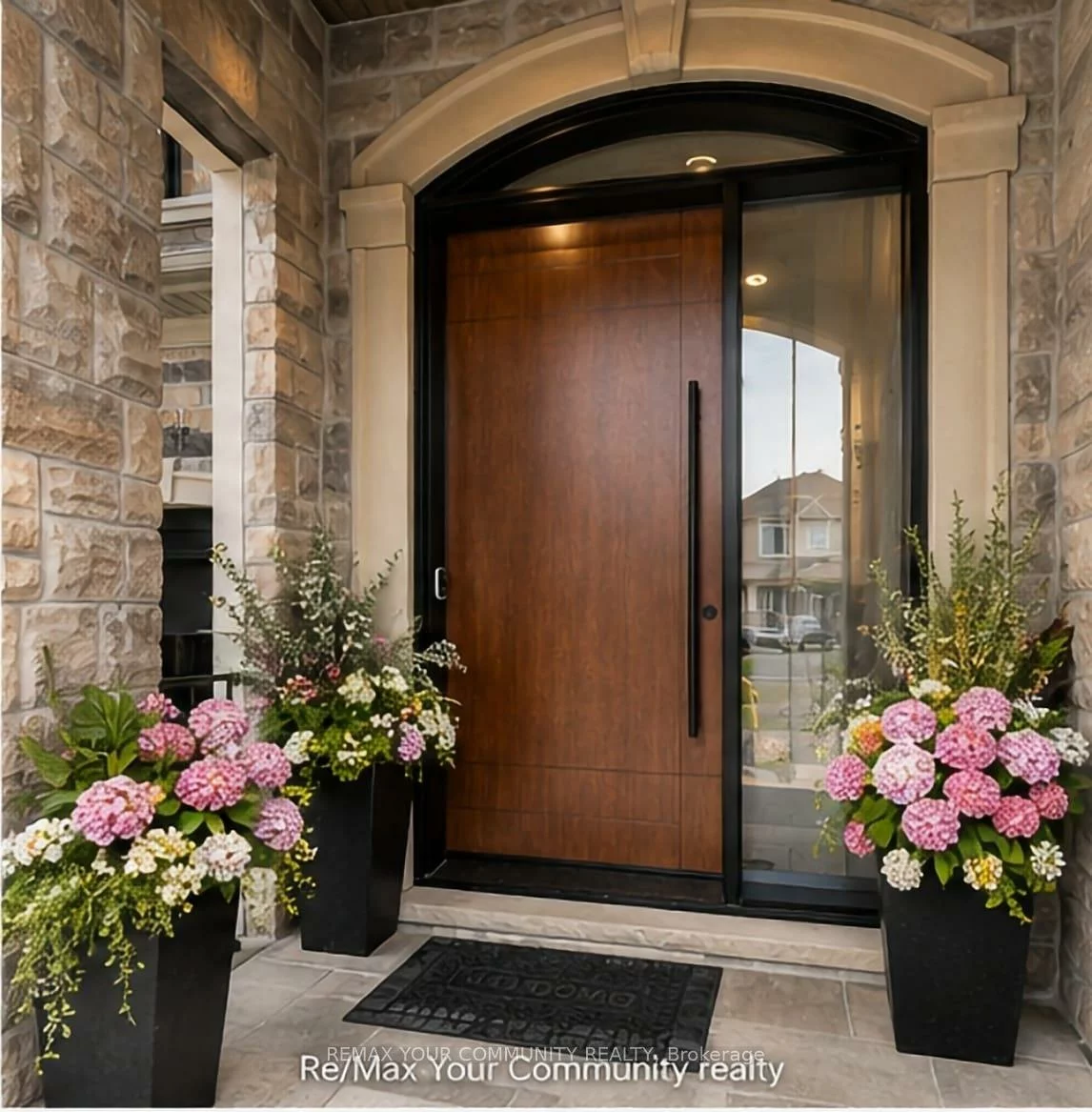 120, Hatton Garden, Vellore Village, Vaughan