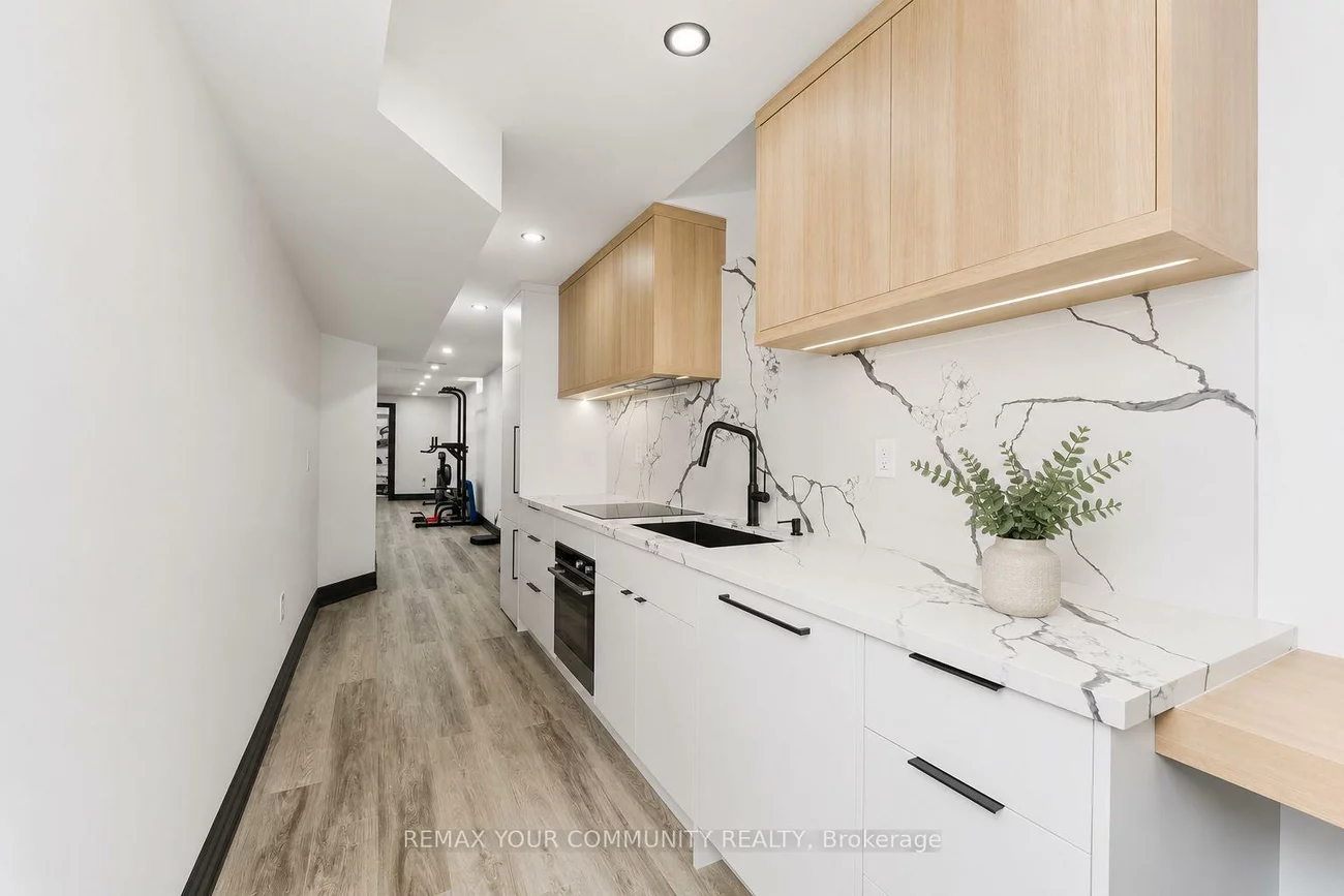 120, Hatton Garden, Vellore Village, Vaughan