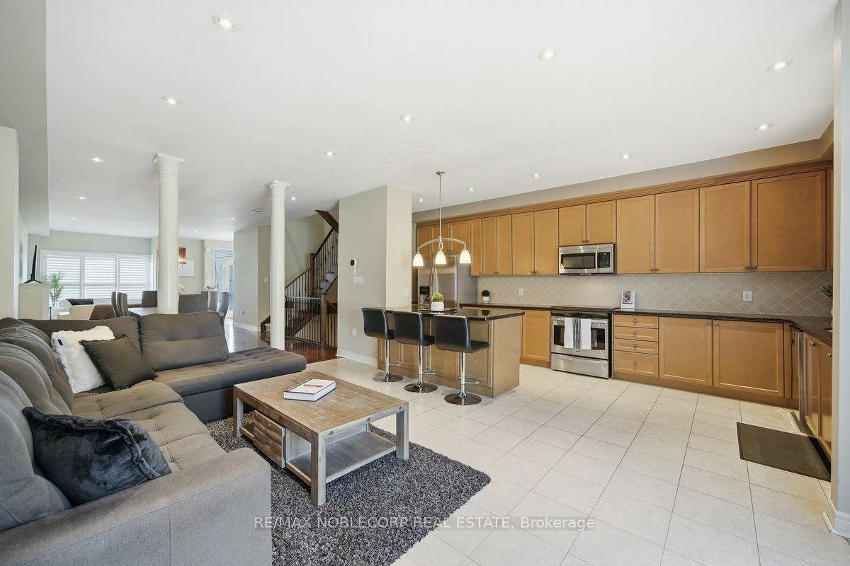 8900, Bathurst, Patterson, Vaughan