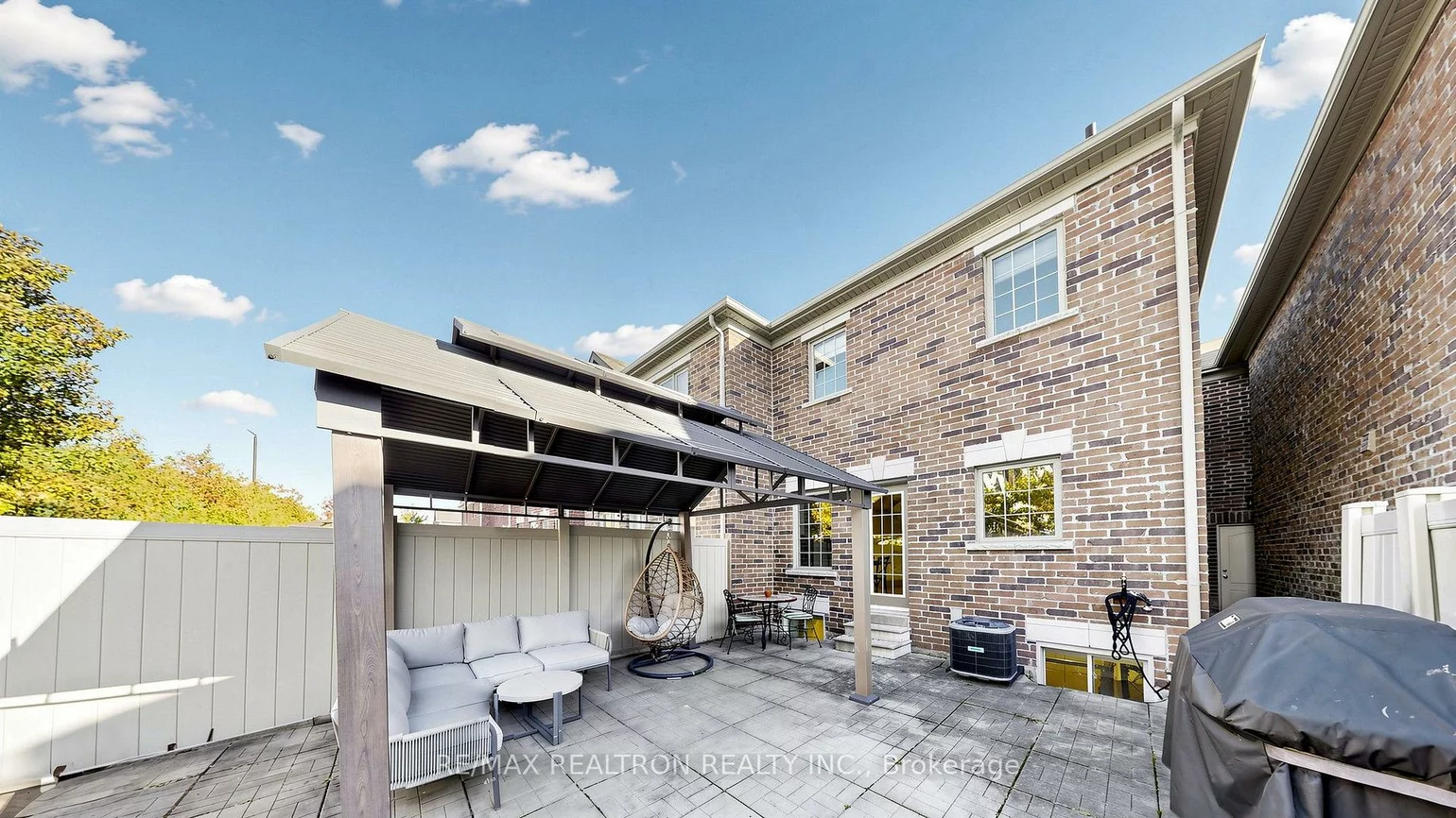 22, Coranto, Vellore Village, Vaughan