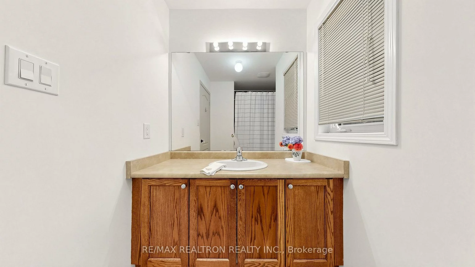 22, Coranto, Vellore Village, Vaughan