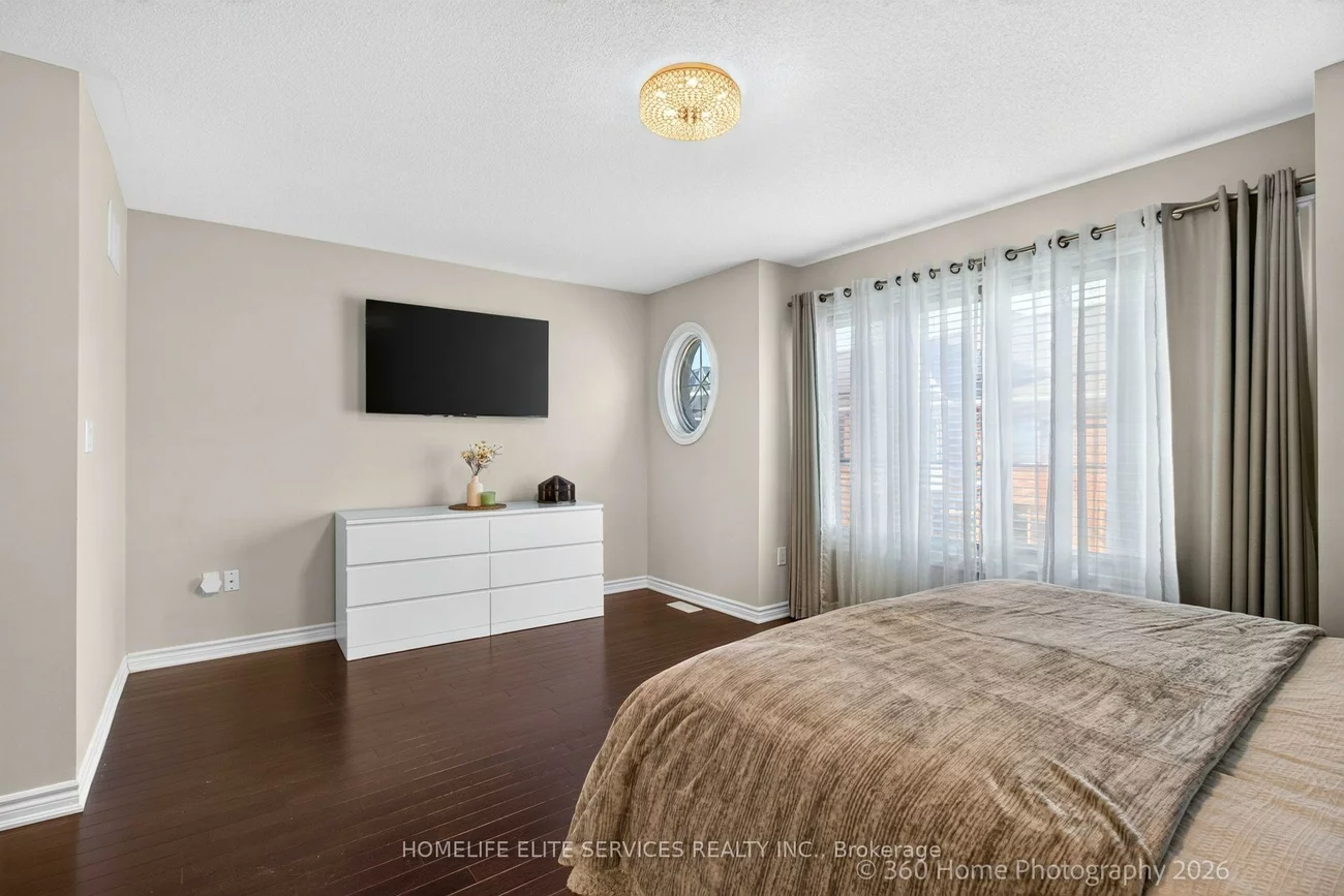 70, Farooq, Vellore Village, Vaughan