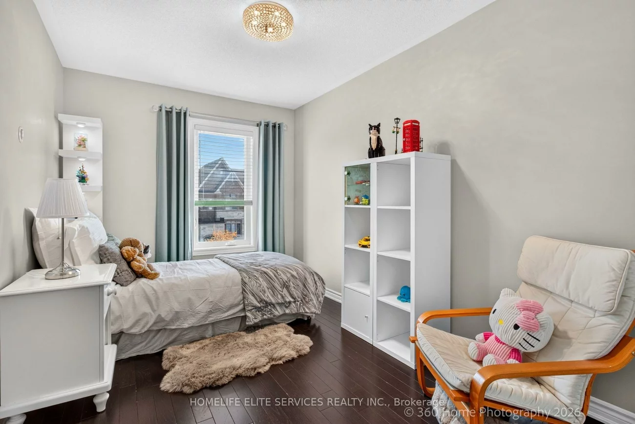 70, Farooq, Vellore Village, Vaughan