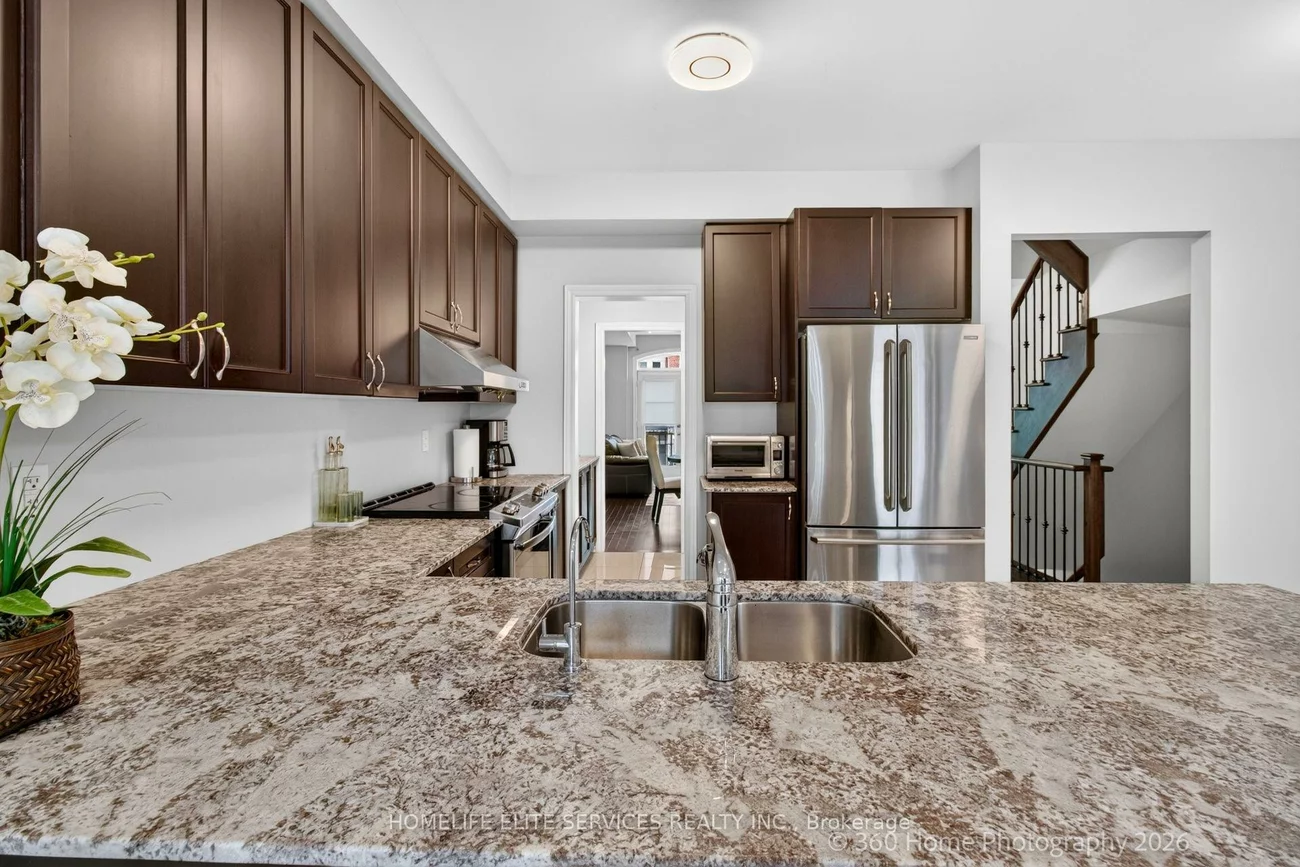 70, Farooq, Vellore Village, Vaughan