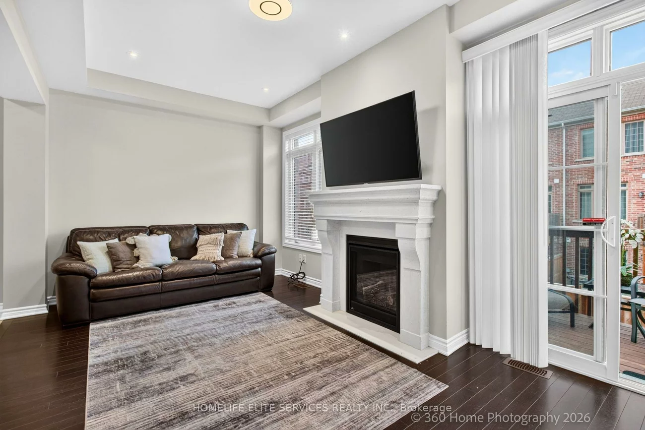 70, Farooq, Vellore Village, Vaughan