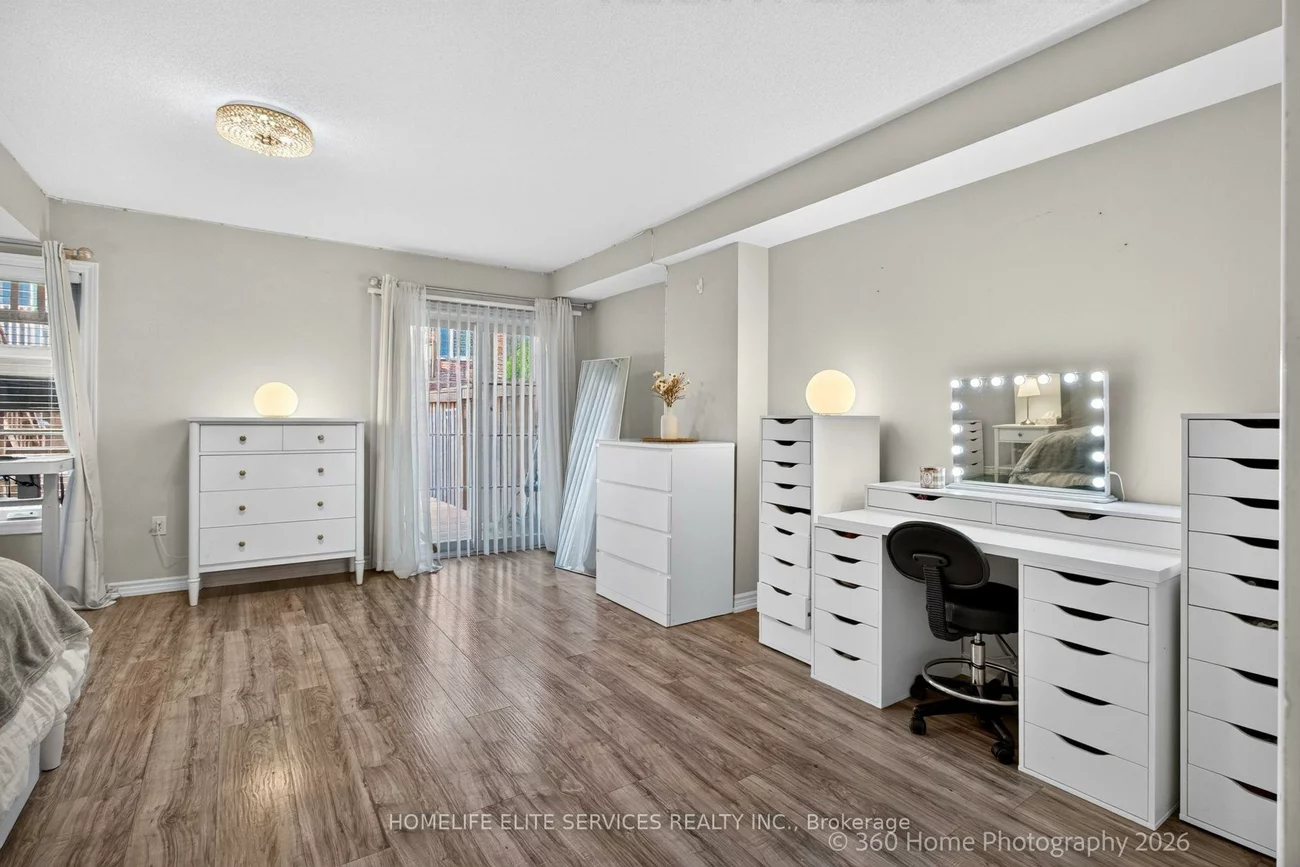 70, Farooq, Vellore Village, Vaughan
