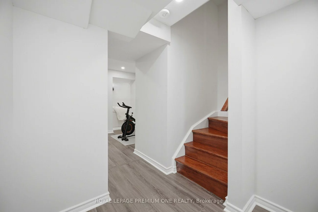 169, Venice Gate, Vellore Village, Vaughan