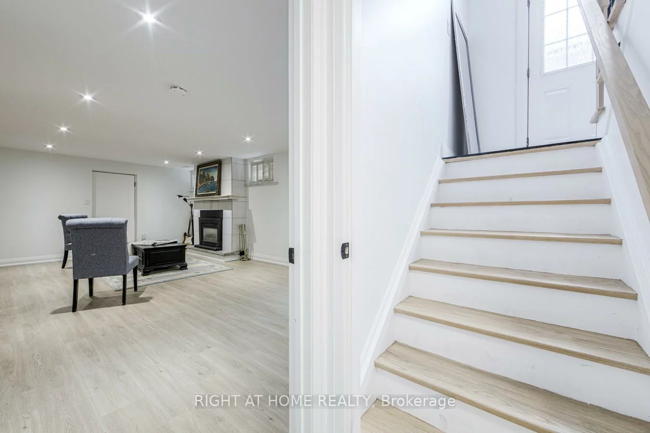 84, Aberdeen, East Woodbridge, Vaughan