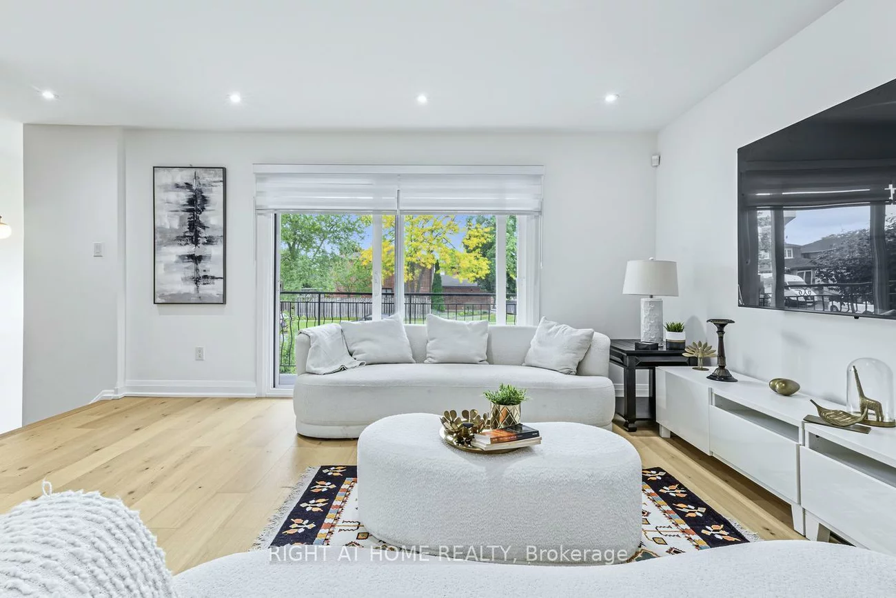 84, Aberdeen, East Woodbridge, Vaughan